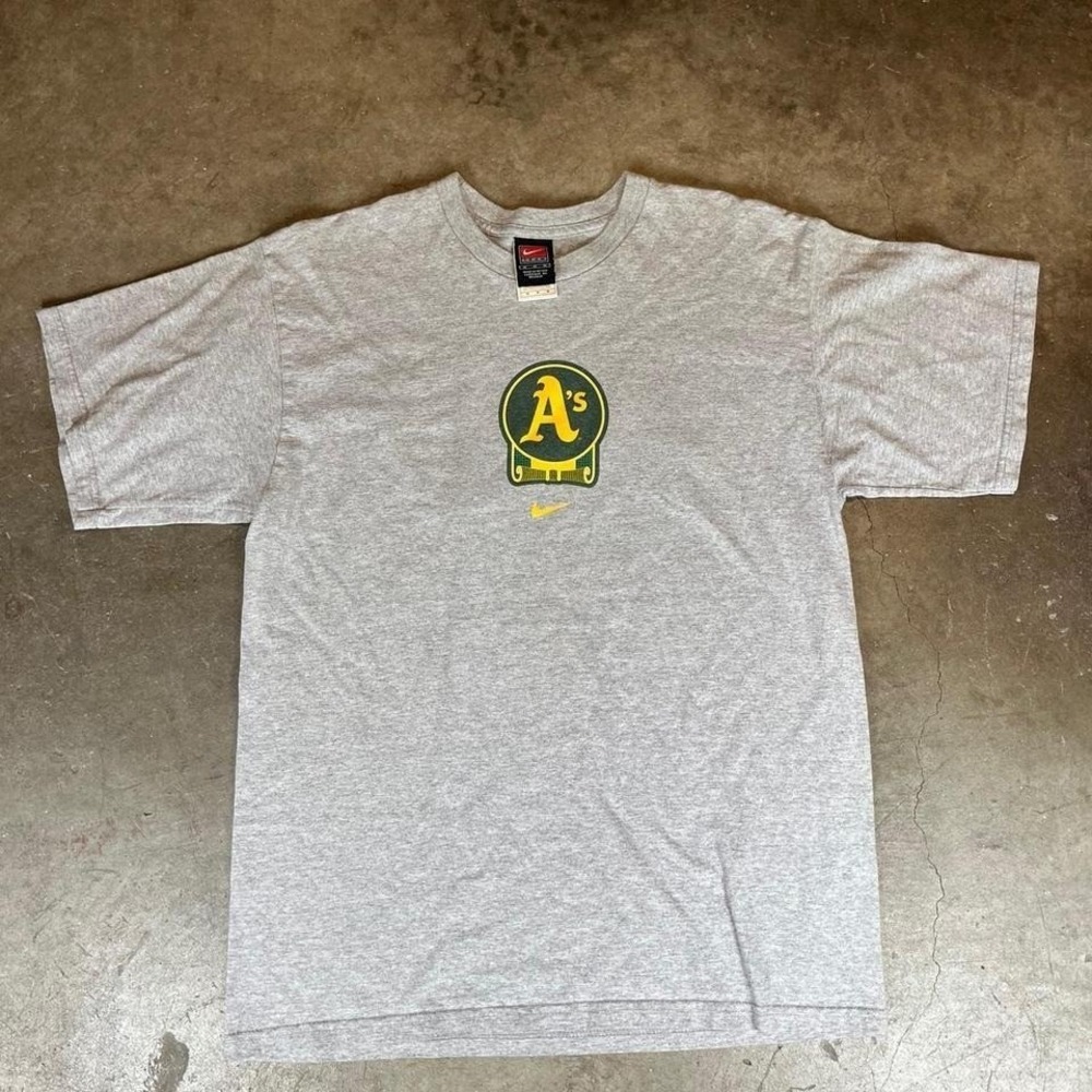Vintage Y2K Nike grey Oakland A's tee Men's Size Medium